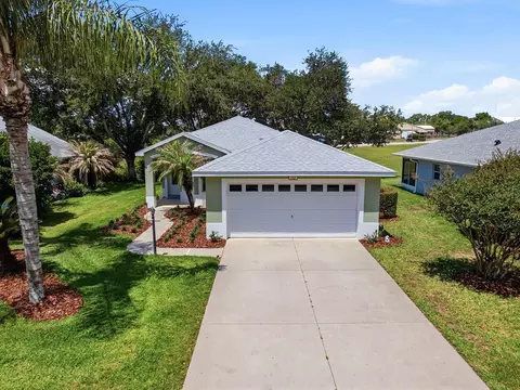 1431 Lake Villa Dr, Tavares, FL 32778