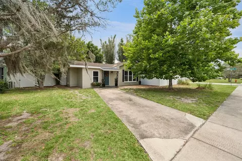 2796 Northland Rd, Mount Dora, FL 32757