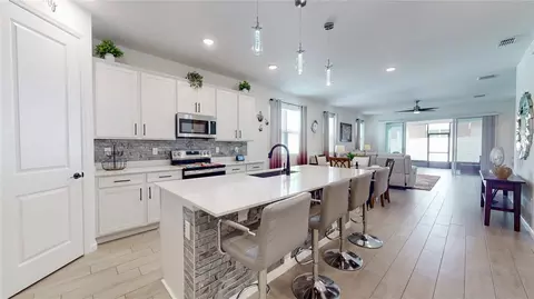 Kitchen - 2303 Jagger Ln, Eagle Lake, FL 33839 photo 2 of 5