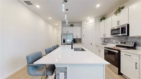 Kitchen - 2303 Jagger Ln, Eagle Lake, FL 33839 photo 5 of 5
