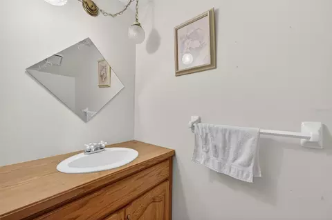 Bath - 20621 Shady Oak Ln, Eustis, FL 32736 photo 1 of 5
