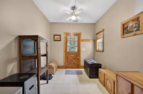 Entry Way - 20621 Shady Oak Ln, Eustis, FL 32736 photo 4 of 5