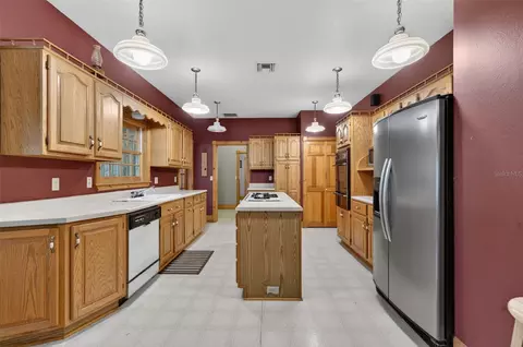 Kitchen - 20621 Shady Oak Ln, Eustis, FL 32736 photo 1 of 7