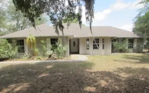 824 Berryhill Cir, Fruitland Park, FL 34731