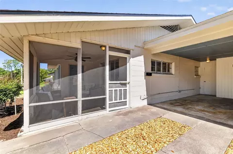 Exterior - 205 E 10th Ave, Mount Dora, FL 32757 photo 2 of 5