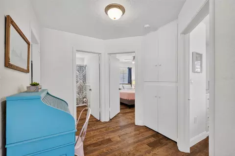 Entry Way - 205 E 10th Ave, Mount Dora, FL 32757 photo 2 of 2