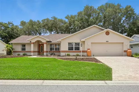 25904 Newcombe Cir, Leesburg, FL 34748