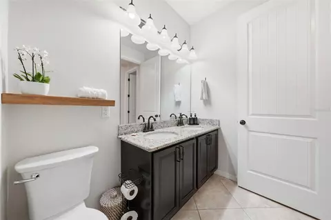 Bath - 30040 Donnington Loop, Mount Dora, FL 32757 photo 4 of 5