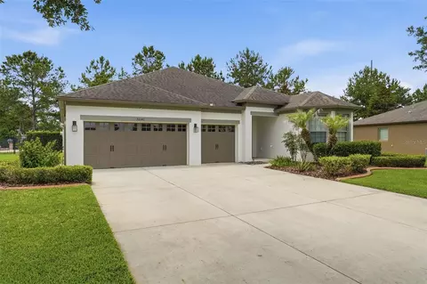 Exterior - 30040 Donnington Loop, Mount Dora, FL 32757 photo 2 of 12