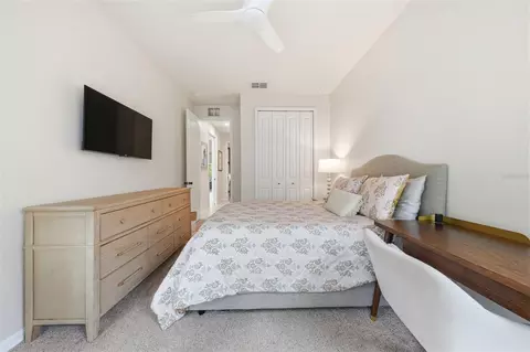 Bedroom - 30040 Donnington Loop, Mount Dora, FL 32757 photo 7 of 9