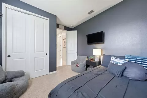 Bedroom - 30040 Donnington Loop, Mount Dora, FL 32757 photo 9 of 9