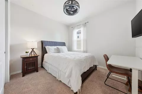 Bedroom - 30040 Donnington Loop, Mount Dora, FL 32757 photo 3 of 9