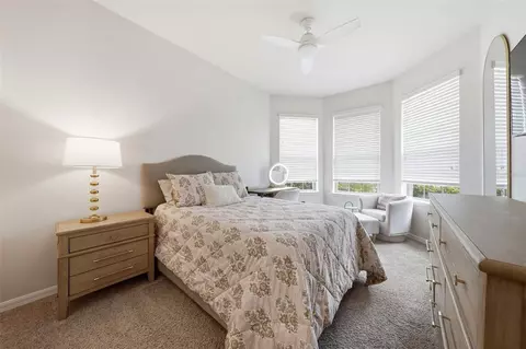 Bedroom - 30040 Donnington Loop, Mount Dora, FL 32757 photo 5 of 9