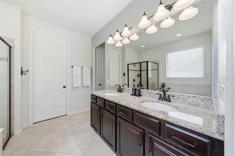 Bath - 30040 Donnington Loop, Mount Dora, FL 32757 photo 2 of 5