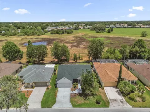 521 Carrera Dr, Lady Lake, FL 32159