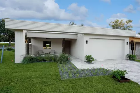 450 Skyfield Ct, Lady Lake, FL 32159