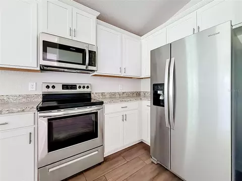 Kitchen - 187 NW 45th Loop, Ocala, FL 34475 photo 5 of 7