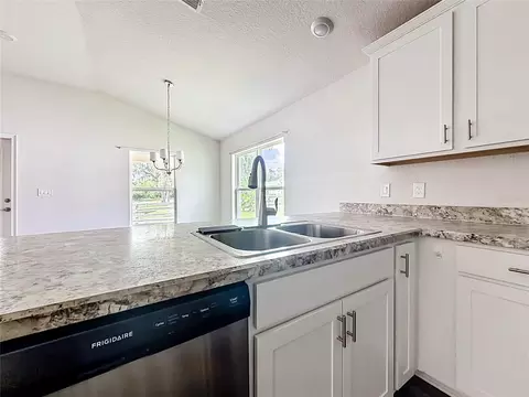 Kitchen - 187 NW 45th Loop, Ocala, FL 34475 photo 7 of 7
