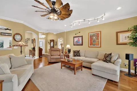 Living - 2003 Bayside Ave, Mount Dora, FL 32757 photo 4 of 5