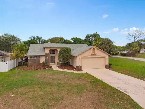 137 Madrona Dr, Eustis, FL 32726