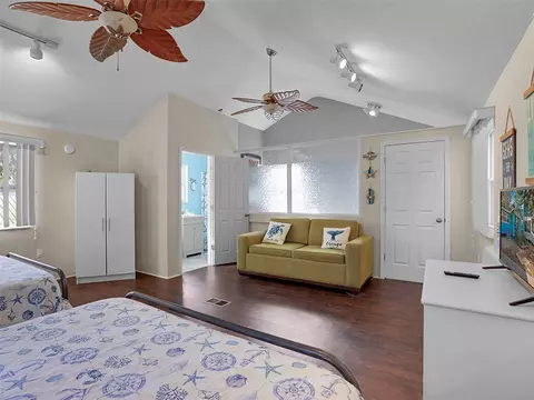 Bedroom - 112 8th St NE, Steinhatchee, FL 32359 photo 12 of 12