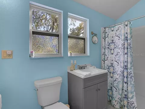 Bath - 112 8th St NE, Steinhatchee, FL 32359 photo 3 of 3