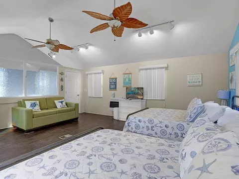 Bedroom - 112 8th St NE, Steinhatchee, FL 32359 photo 11 of 12