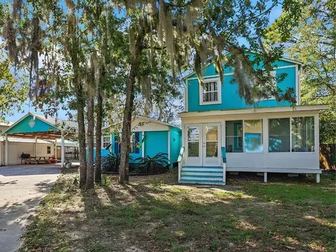 112 8th St NE, Steinhatchee, FL 32359