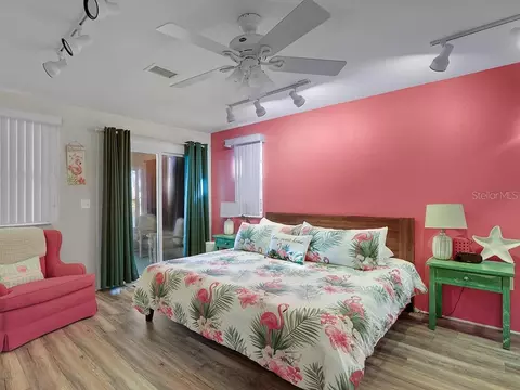 Bedroom - 112 8th St NE, Steinhatchee, FL 32359 photo 6 of 12