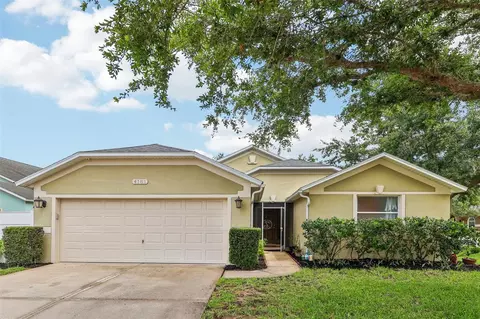 4181 Waltham Forest Dr, Tavares, FL 32778