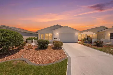 1607 Navidad St, The Villages, FL 32162