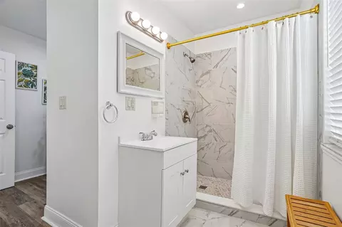 Bath - 1211 Morningside Dr, Mount Dora, FL 32757 photo 4 of 8