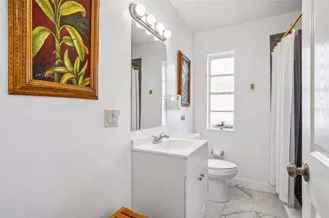 Bath - 1211 Morningside Dr, Mount Dora, FL 32757 photo 6 of 8