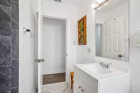 Bath - 1211 Morningside Dr, Mount Dora, FL 32757 photo 7 of 8