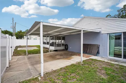 Exterior - 1211 Morningside Dr, Mount Dora, FL 32757 photo 7 of 17
