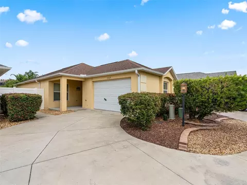 1109 Tipton Ln, The Villages, FL 32163