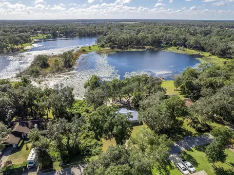 16684 SE 54th St, Ocklawaha, FL 32179