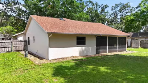 Exterior - 207 Pinecrest Rd, Mount Dora, FL 32757 photo 3 of 8