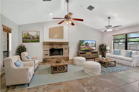 Living - 207 Pinecrest Rd, Mount Dora, FL 32757 photo 2 of 3