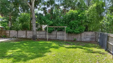Exterior - 207 Pinecrest Rd, Mount Dora, FL 32757 photo 4 of 8