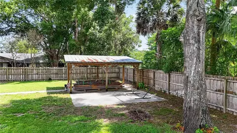 Exterior - 207 Pinecrest Rd, Mount Dora, FL 32757 photo 5 of 8
