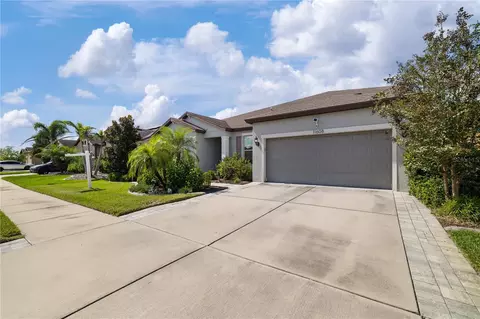 Exterior - 11608 Dublin Grafton Dr, Riverview, FL 33579 photo 3 of 13