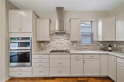 Kitchen - 11608 Dublin Grafton Dr, Riverview, FL 33579 photo 6 of 7