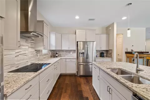 Kitchen - 11608 Dublin Grafton Dr, Riverview, FL 33579 photo 5 of 7