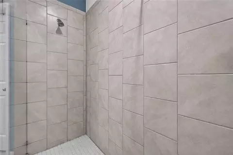 Bath - 30658 E Bluebell Ave, Eustis, FL 32736 photo 5 of 7