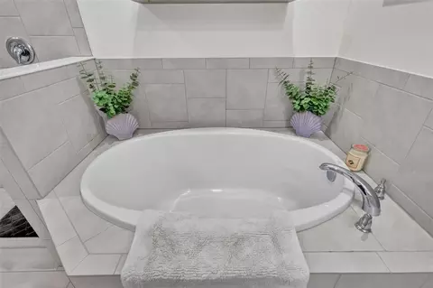 Bath - 30658 E Bluebell Ave, Eustis, FL 32736 photo 4 of 7