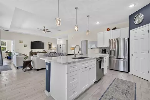 Kitchen - 30658 E Bluebell Ave, Eustis, FL 32736 photo 3 of 4