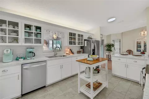 Kitchen - 10608 SE 174th Loop, Summerfield, FL 34491 photo 2 of 7
