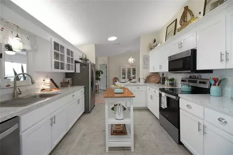 Kitchen - 10608 SE 174th Loop, Summerfield, FL 34491 photo 7 of 7