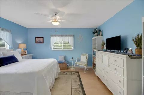 Bedroom - 10608 SE 174th Loop, Summerfield, FL 34491 photo 5 of 7